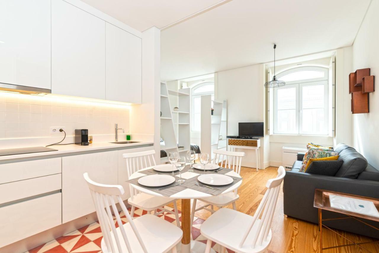 Modern Apartment In The Historical Center Lisbona Esterno foto